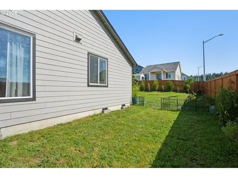 812 NE Trillium Drive Estacada OR 97023