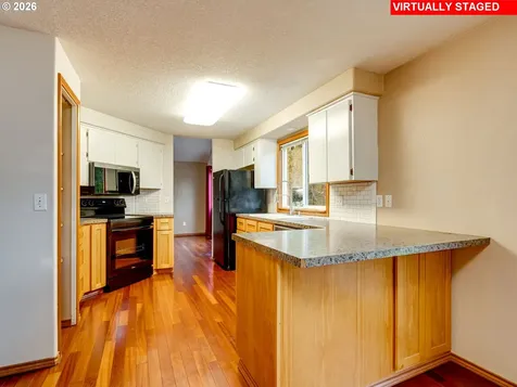 1250 S Cedar Loop Canby OR 97013