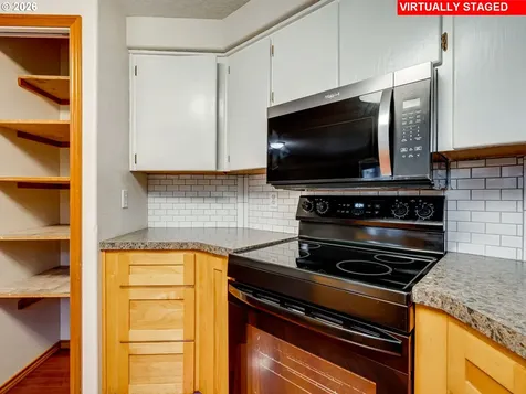 1250 S Cedar Loop Canby OR 97013