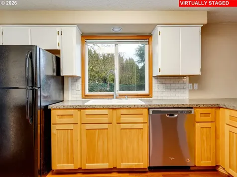 1250 S Cedar Loop Canby OR 97013