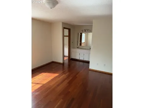 1250 S Cedar Loop Canby OR 97013