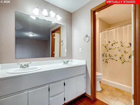 1250 S Cedar Loop Canby OR 97013