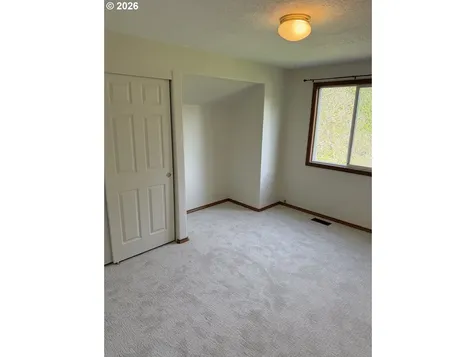 1250 S Cedar Loop Canby OR 97013