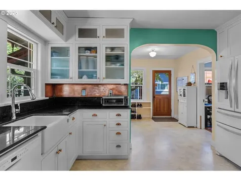 414 NW Riverside Boulevard Bend OR 97703