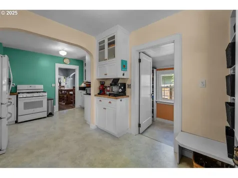 414 NW Riverside Boulevard Bend OR 97703
