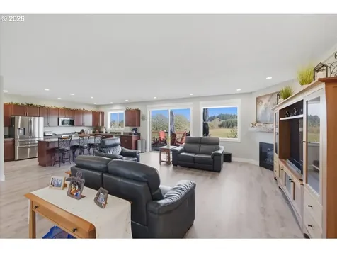 2020 SW Fairview Avenue Dallas OR 97338