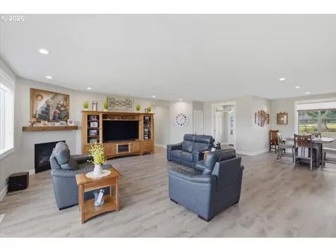 2020 SW Fairview Avenue Dallas OR 97338