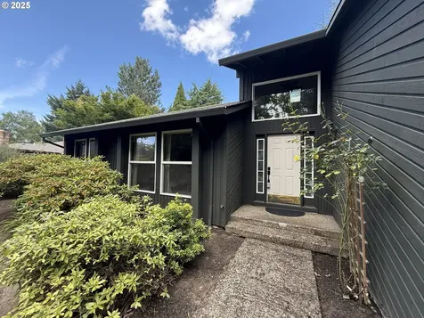 5646 NW Deschutes Drive Portland OR 97229