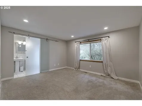 5646 NW Deschutes Drive Portland OR 97229