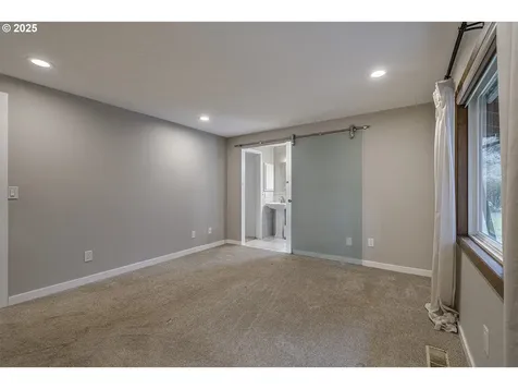 5646 NW Deschutes Drive Portland OR 97229
