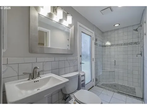 5646 NW Deschutes Drive Portland OR 97229