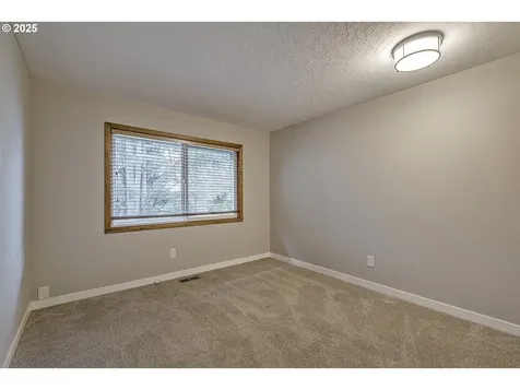 5646 NW Deschutes Drive Portland OR 97229
