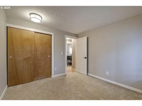 5646 NW Deschutes Drive Portland OR 97229