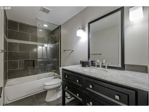 5646 NW Deschutes Drive Portland OR 97229