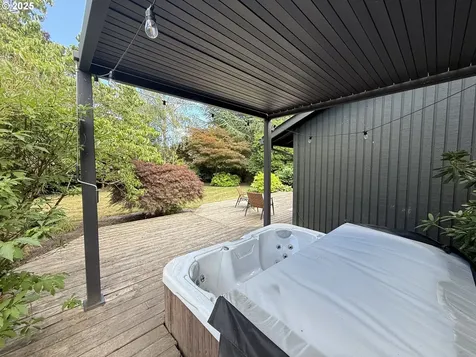 5646 NW Deschutes Drive Portland OR 97229