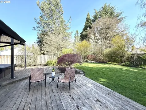 5646 NW Deschutes Drive Portland OR 97229