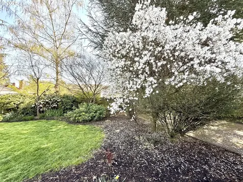 5646 NW Deschutes Drive Portland OR 97229