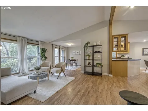 5646 NW Deschutes Drive Portland OR 97229