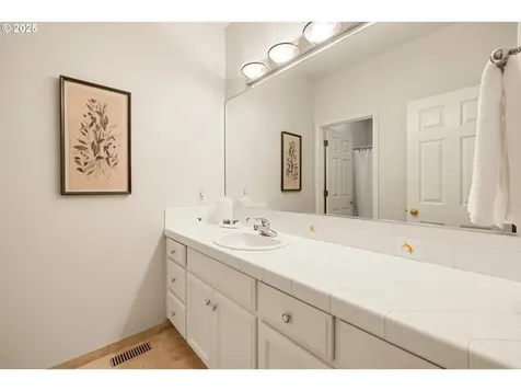 4652 NW Skycrest Parkway Portland OR 97229