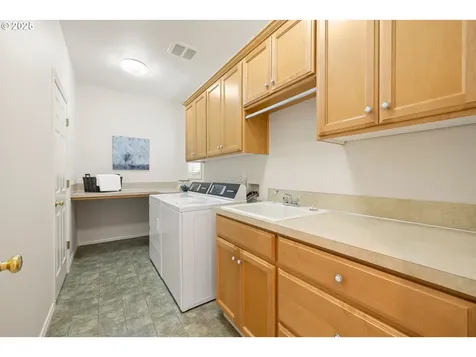 4652 NW Skycrest Parkway Portland OR 97229