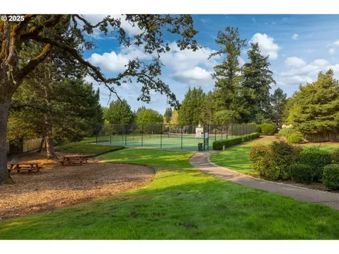 4652 NW Skycrest Parkway Portland OR 97229