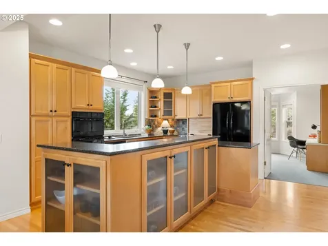 4652 NW Skycrest Parkway Portland OR 97229