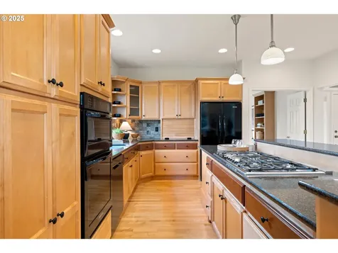 4652 NW Skycrest Parkway Portland OR 97229