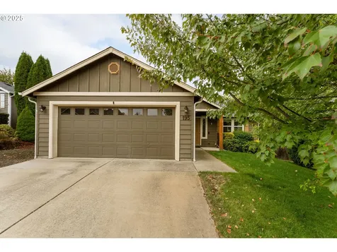 195 Rowan Street Roseburg OR 97471