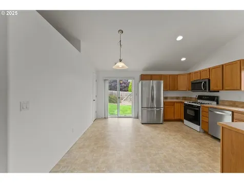 195 Rowan Street Roseburg OR 97471