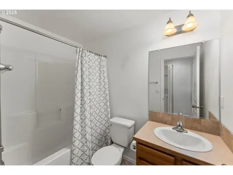195 Rowan Street Roseburg OR 97471