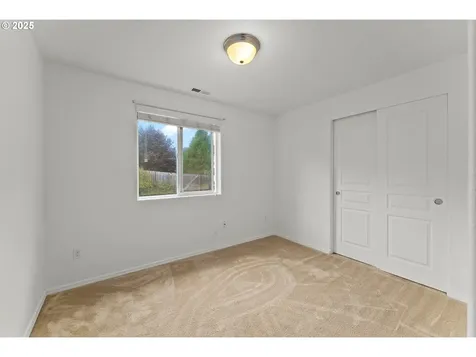 195 Rowan Street Roseburg OR 97471