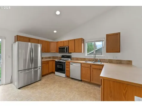 195 Rowan Street Roseburg OR 97471