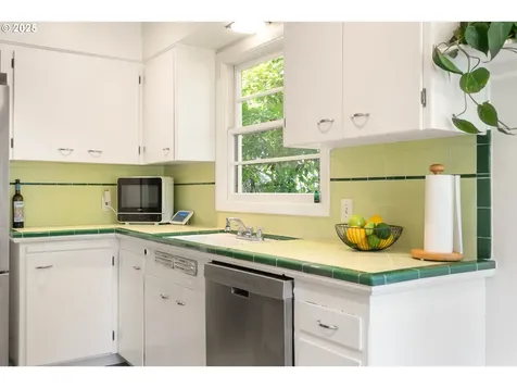 5604 NE 32nd Avenue Portland OR 97211