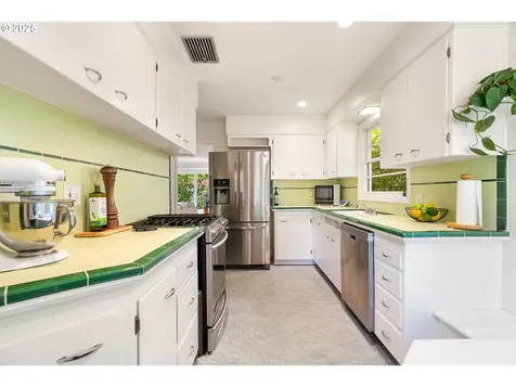 5604 NE 32nd Avenue Portland OR 97211