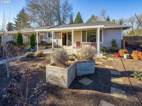240 NE Dunn Place Mcminnville OR 97128