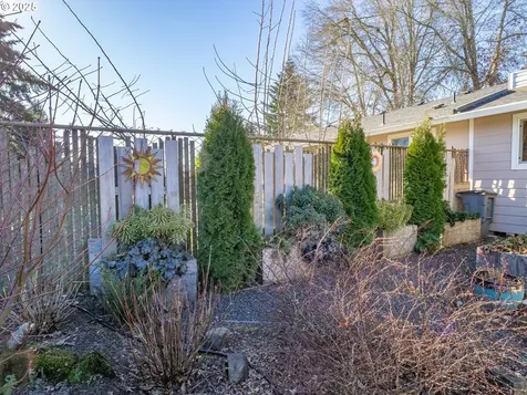 240 NE Dunn Place Mcminnville OR 97128