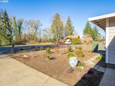 240 NE Dunn Place Mcminnville OR 97128