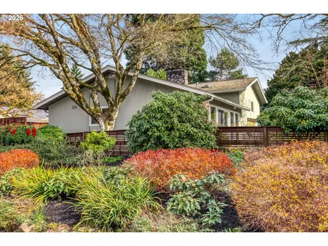 215 Phoenix Way Vancouver WA 98661