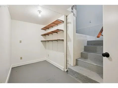 6925 N Philadelphia Avenue Portland OR 97203