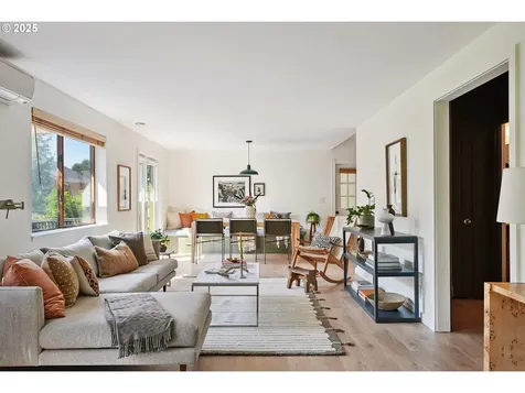 6925 N Philadelphia Avenue Portland OR 97203