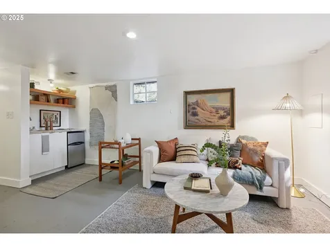 6925 N Philadelphia Avenue Portland OR 97203