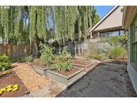 6925 N Philadelphia Avenue Portland OR 97203