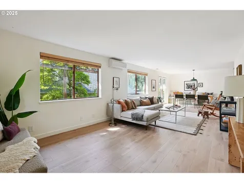 6925 N Philadelphia Avenue Portland OR 97203