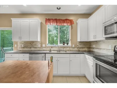15023 SE Diamond Drive Clackamas OR 97015