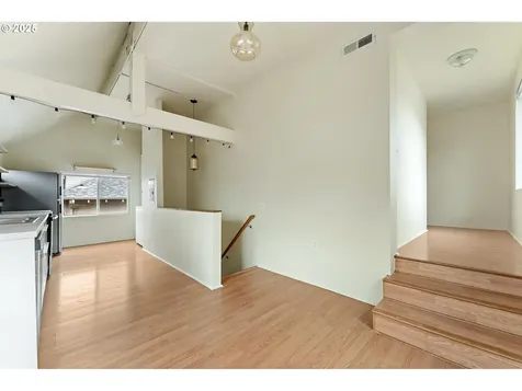 816 N Holland Street Portland OR 97217