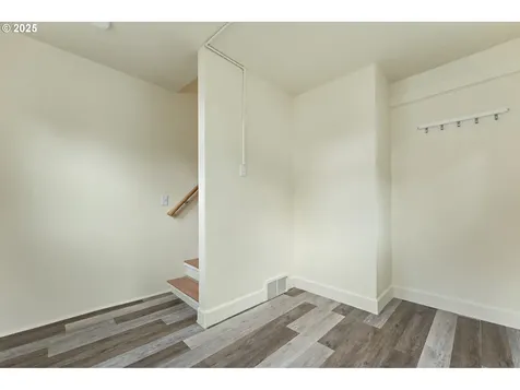 816 N Holland Street Portland OR 97217