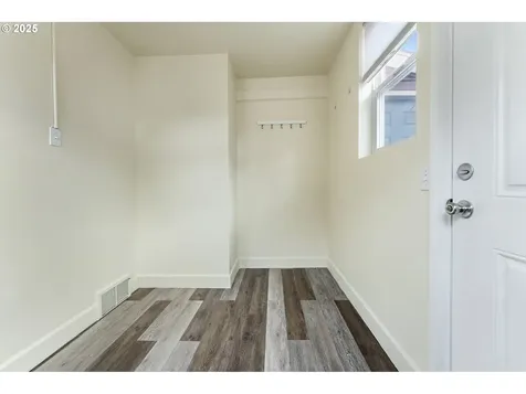 816 N Holland Street Portland OR 97217