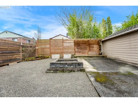 816 N Holland Street Portland OR 97217