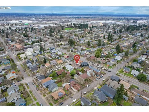 816 N Holland Street Portland OR 97217