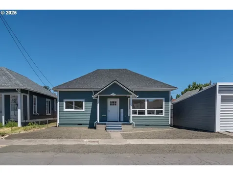 176 SE Hoover Avenue Roseburg OR 97470